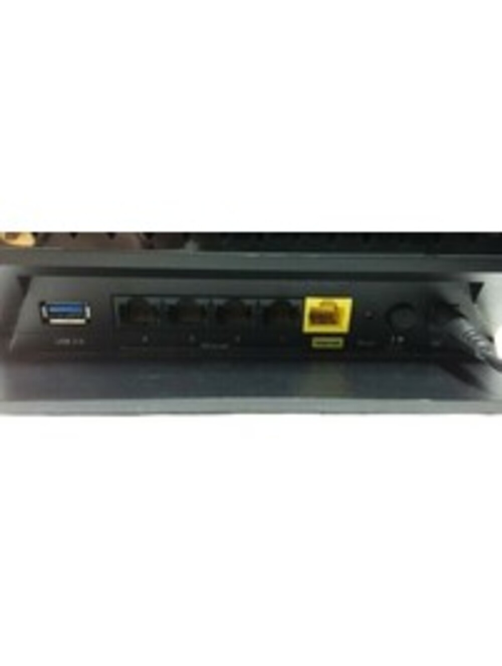 NETGEAR R6200 AC1200 Dual Band Gigabit WiFi Router - Picture 3 of 4